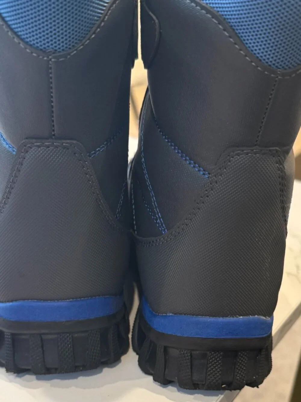 Youth DSG Winter Boots -Size 2